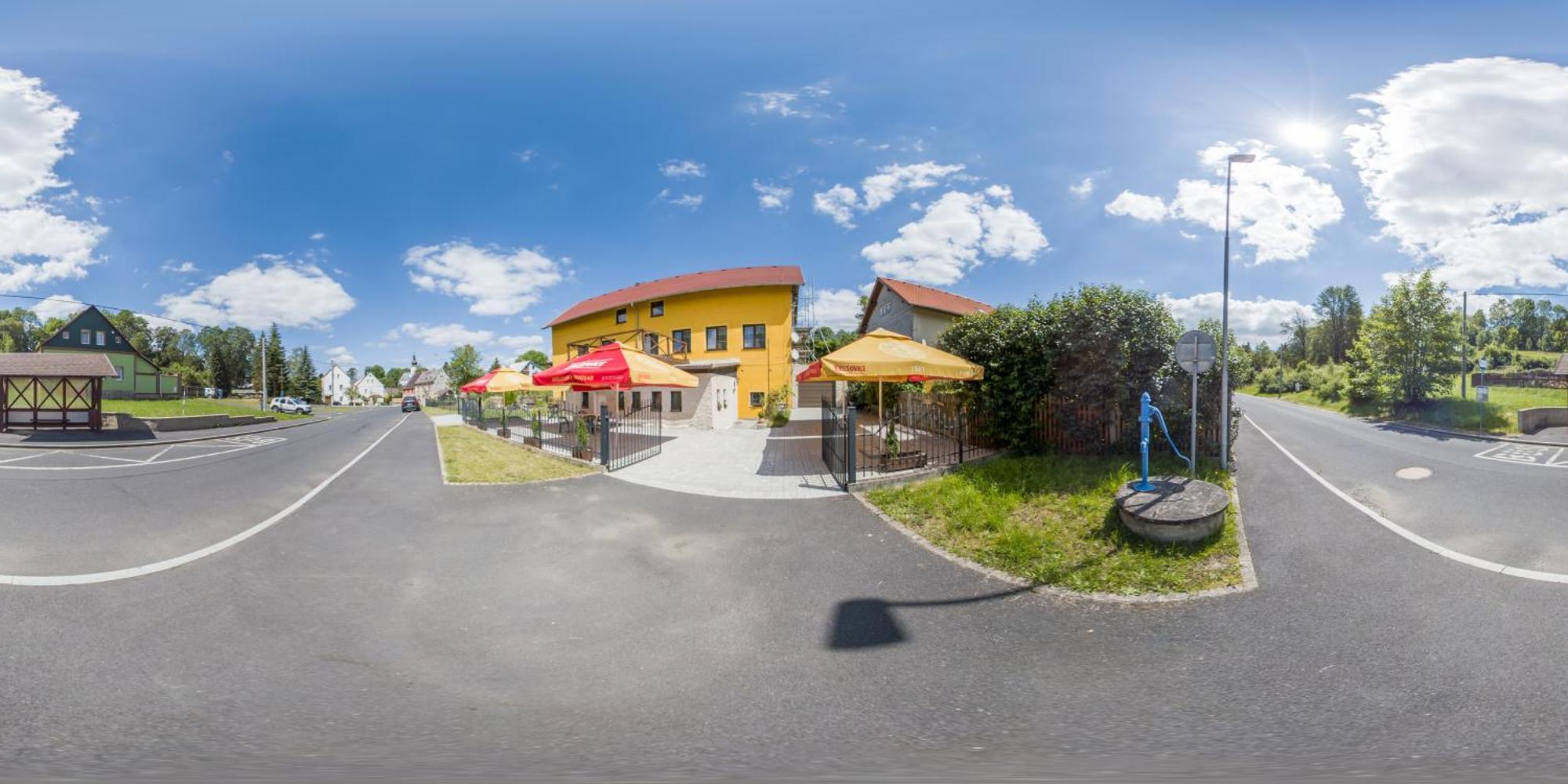 Apartmany-Zamecka Restaurace Jindrichovice Exterior foto